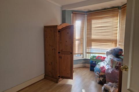 50 East Cliff, Folkestone, CT19 6BX