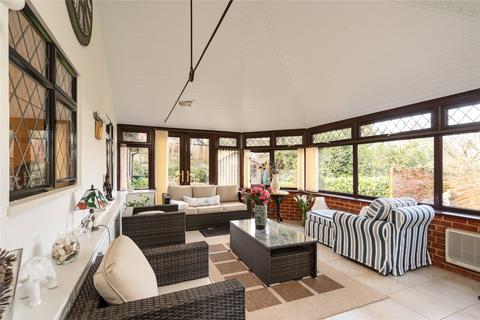 4 bedroom bungalow for sale - Long Hill, Woldingham, Surrey, CR3