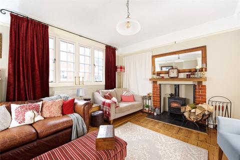 3 bedroom semi-detached house for sale - Bury Street, Newport Pagnell, Buckinghamshire, MK16
