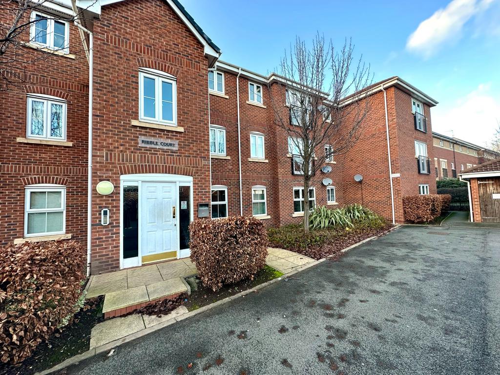 Ribble Court, Wilnecote, Tamworth, B77 1 bed flat £125,000