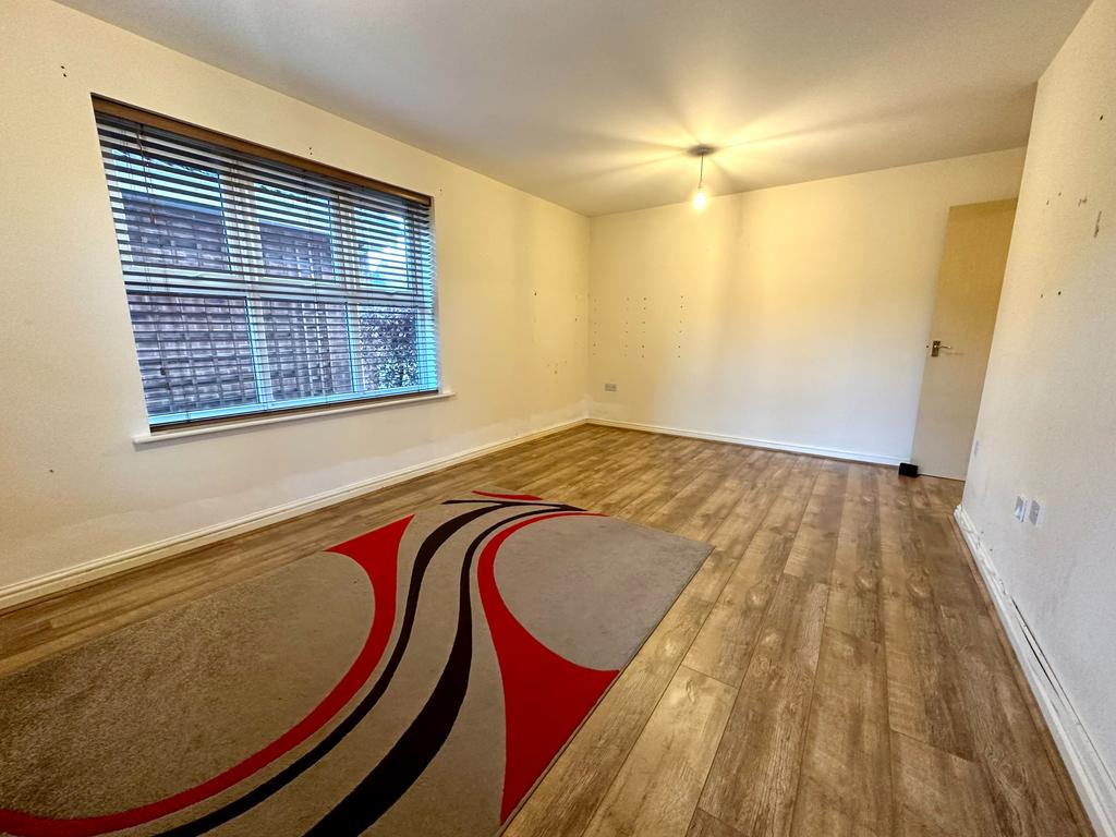 Ribble Court, Wilnecote, Tamworth, B77 1 bed flat £125,000