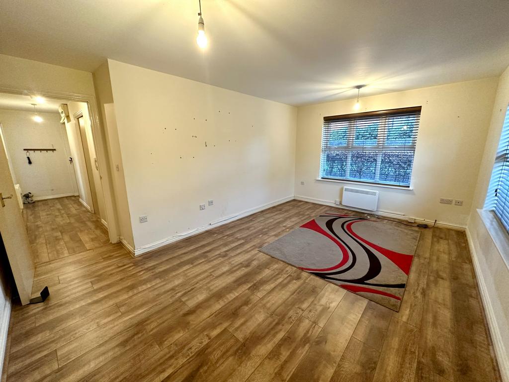 Ribble Court, Wilnecote, Tamworth, B77 1 bed flat £125,000
