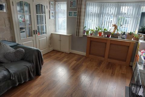 63 Collett, Tamworth, B77 2DZ