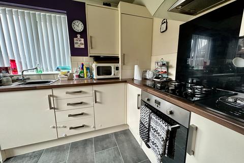 63 Collett, Tamworth, B77 2DZ