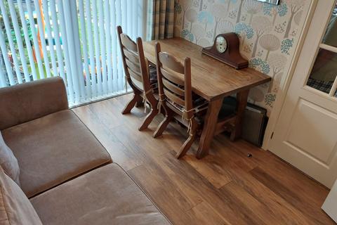 63 Collett, Tamworth, B77 2DZ