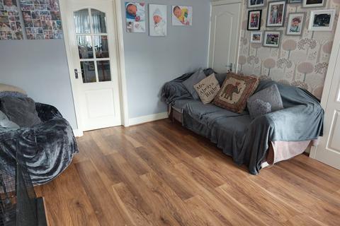 63 Collett, Tamworth, B77 2DZ