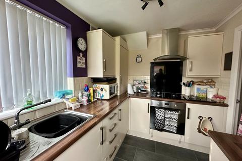 63 Collett, Tamworth, B77 2DZ