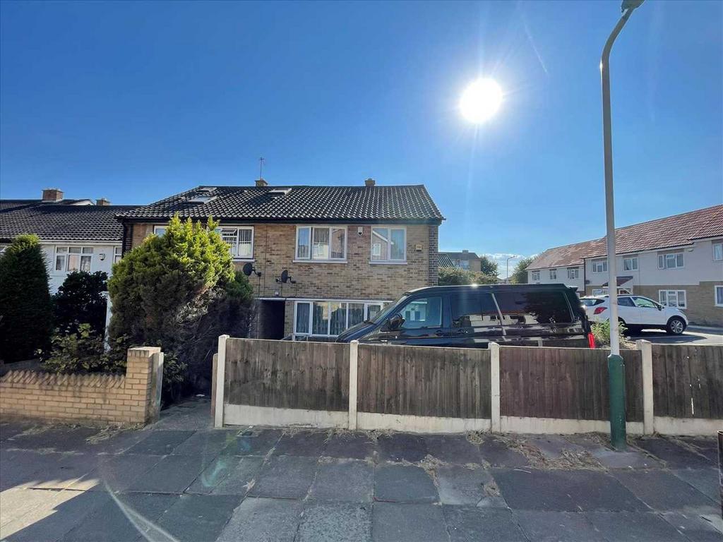 Highfield Road, ROMFORD 4 bed terraced house for sale £425,000