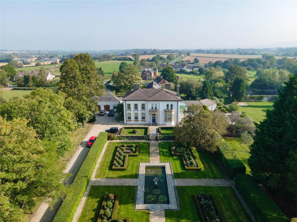The Leigh, Gloucester, Gloucestershire, GL19 5 bed equestrian property