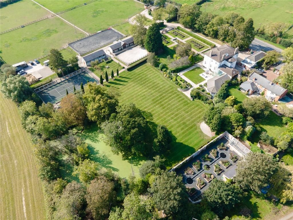 The Leigh, Gloucester, Gloucestershire, GL19 5 bed equestrian property