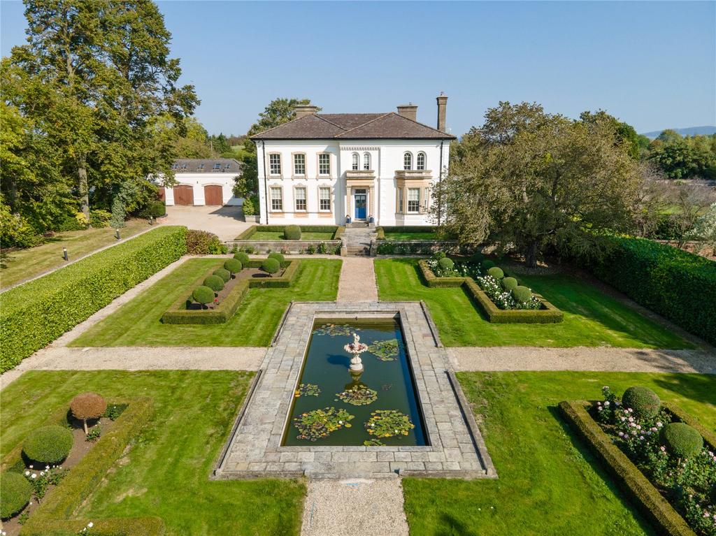 The Leigh, Gloucester, Gloucestershire, GL19 5 bed equestrian property