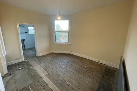 131 Willingdon Road, London, N22 6SE