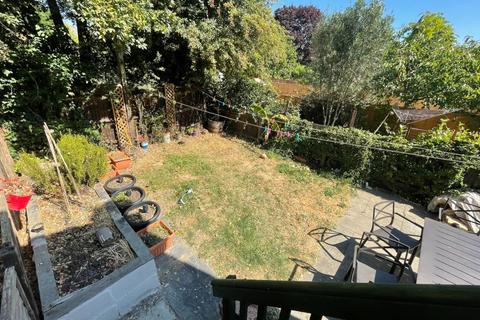 131 Willingdon Road, London, N22 6SE
