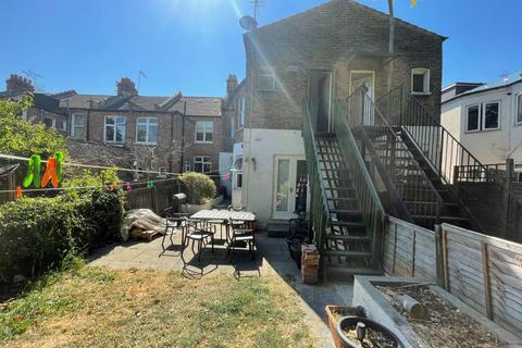 131 Willingdon Road, London, N22 6SE