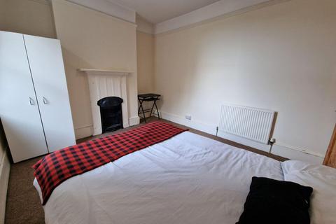 3 bedroom flat to rent, Preston Drove, BRIGHTON BN1