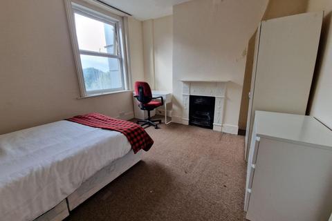 3 bedroom flat to rent, Preston Drove, BRIGHTON BN1