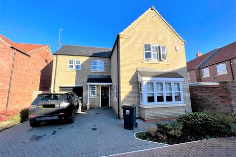 4 bedroom detached house to rent, Crane Road, Kingswood, Hull, HU7