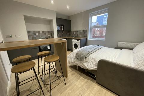 Studio to rent, Glossop Road , Sheffield  S10