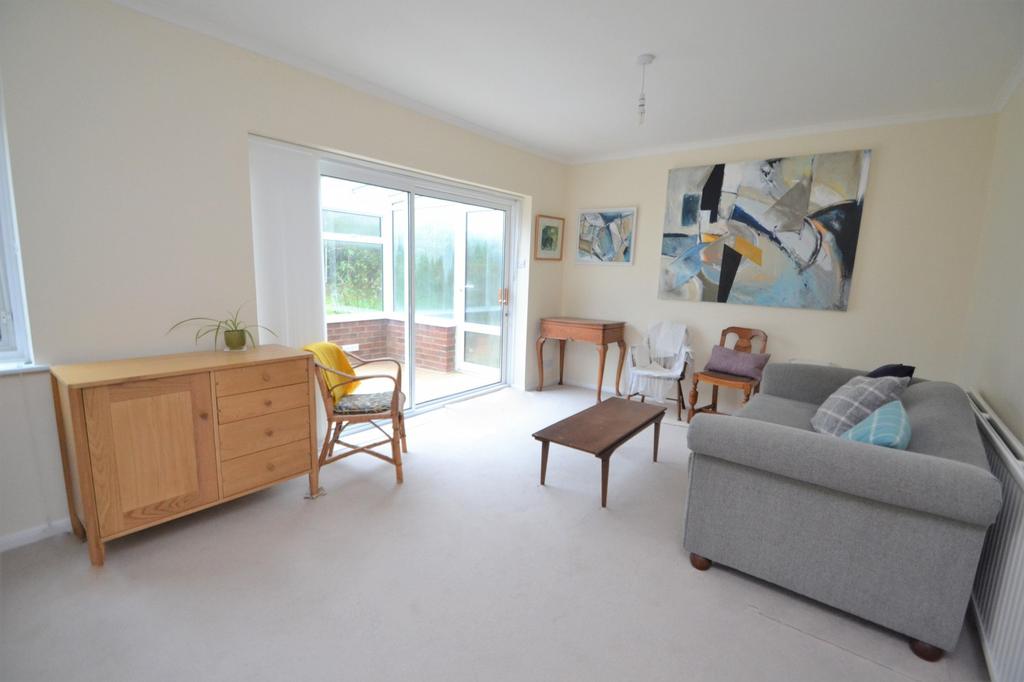 Abbotts Barton 3 bed detached house £1,850 pcm (£427 pw)