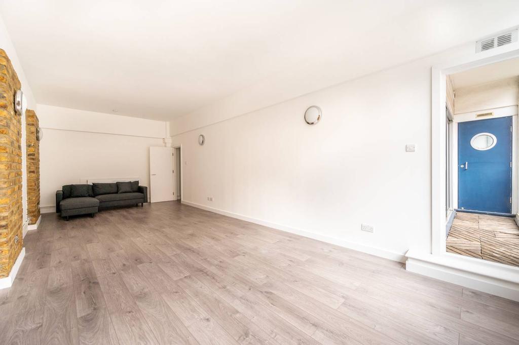Tudor Grove, E9, South Hackney... 2 bed flat - £2,650 pcm (£612 pw)