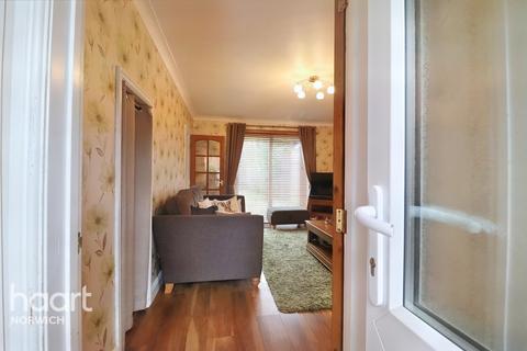4 bedroom terraced house for sale - Newbegin Close, NORWICH