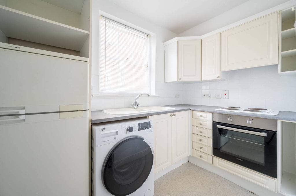 Kirkwall Place, Bethnal Green, London, E2 1 bed flat to rent £1,850