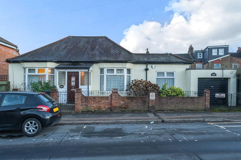 Wyatts Lane Walthamstow London E17 2 Bed Bungalow 650 000 wyatts-lane-walthamstow-london-e17-2-bed-bungalow-650-000
