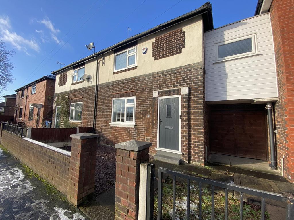 Craig Road, Heaton Mersey, Stockport... 3 bed terraced house £1,100
