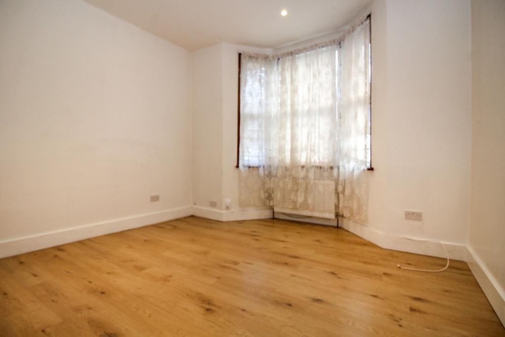Ramsay Road, Forest Gate E7 5 bed terraced house £2,695 pcm (£622 pw)