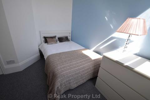 1 bedroom in a house share to rent, Wimborne Road, Southend On Sea SS2