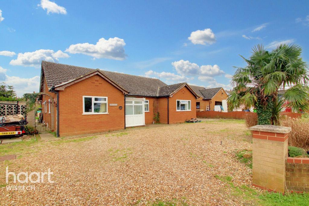 Gorefield Road, Leverington 4 bed bungalow for sale £290,000