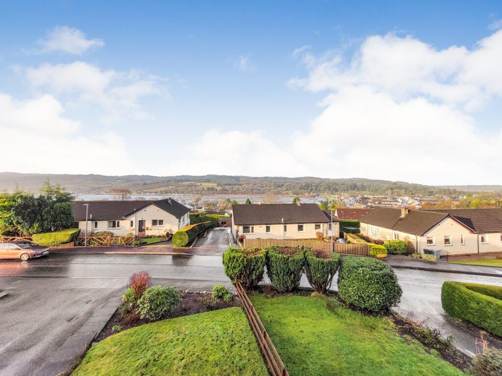 32 Dun Mor Avenue, Lochgilphead, Argyll 3 bed semidetached house for