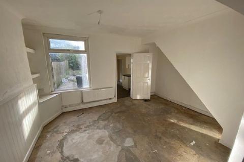 3 bedroom terraced house for sale - Regent Street West, Neath, Neath Port Talbot. SA11 2PL