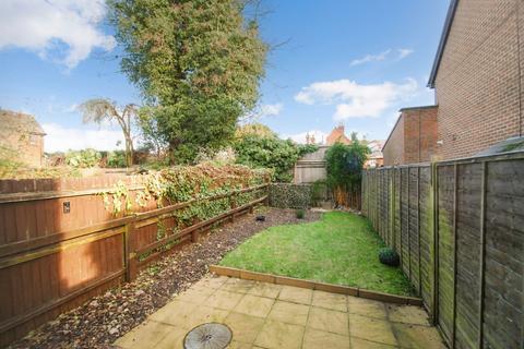 2 bedroom semi-detached house for sale - Old Town Close, Beaconsfield, HP9