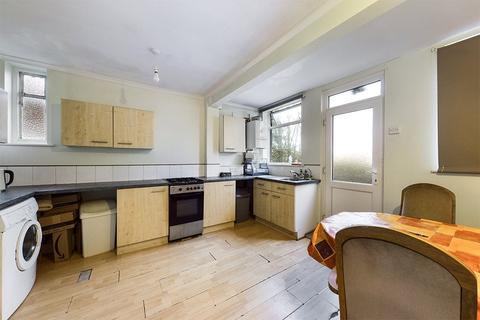 3 bedroom apartment for sale - Field End Road, Eastcote, HA5