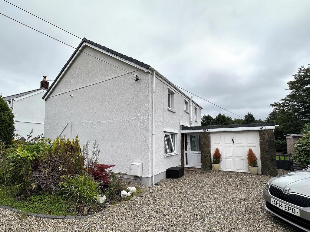 Tan Y Waun, Penrhos, Ystradgynlais, Swansea. 4 bed detached house for