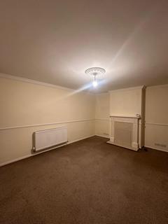 3 bedroom end of terrace house to rent, Thatches Grove, Romford RM6 5LJ