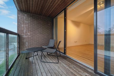 3/3, 4 Haggs Gate, Glasgow, G41 4BB