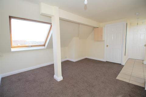 2 bedroom penthouse to rent, Edward Road, Alton, Hampshire, GU34