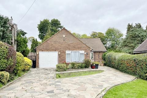 3 bedroom detached bungalow for sale - Larkswood Rise, Pinner