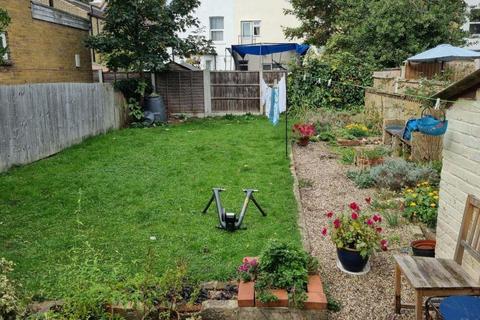 36b Ceylon Road, Westcliff-on-sea, SS0 7HP