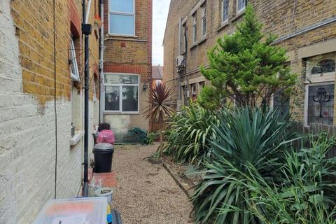 36b Ceylon Road, Westcliff-on-sea, SS0 7HP