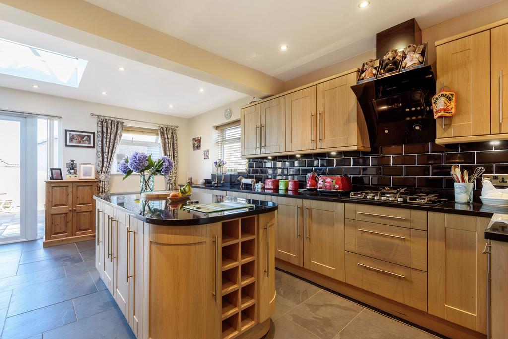 26 Greenways, Over Kellet, Carnforth, Lancashire, LA6 1DE 3 bed semi