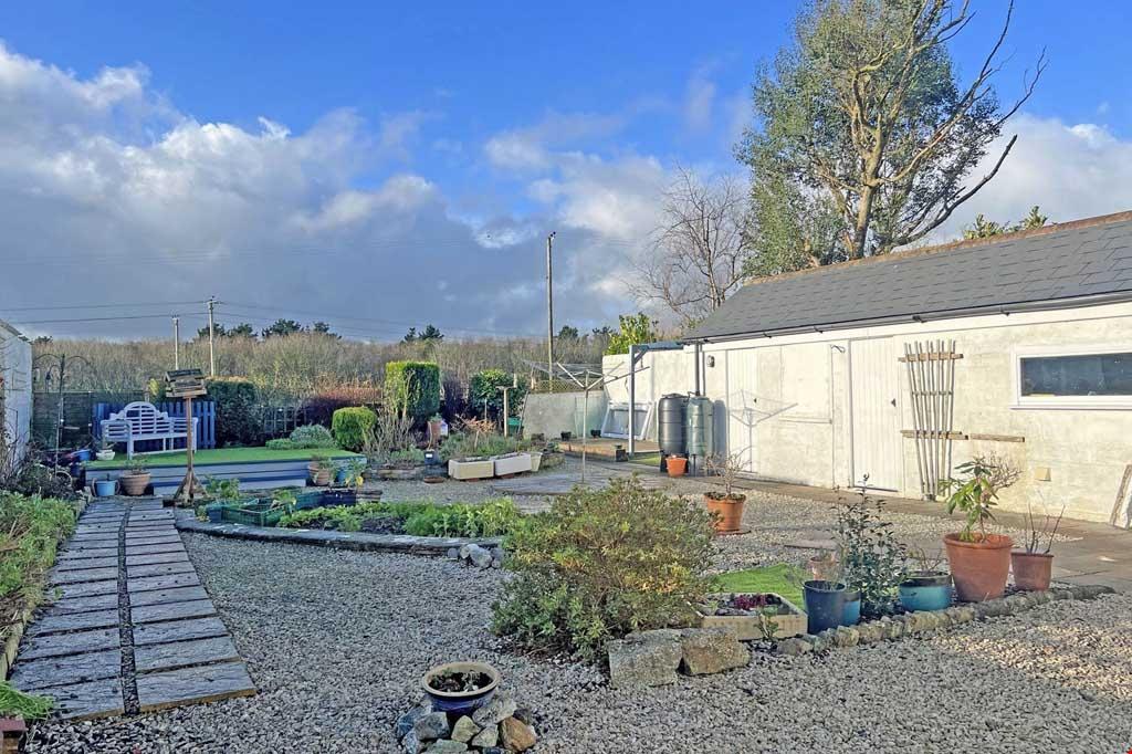 Central Treviscoe, St Austell, Cornwall 2 bed detached bungalow £295,000
