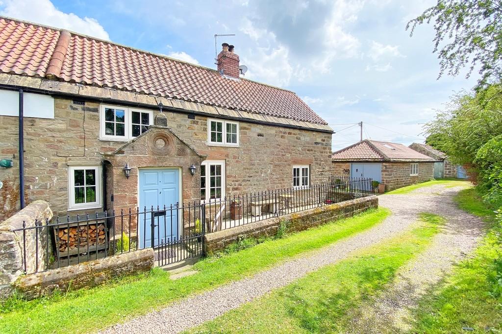 Plompton Square, Plompton, Knaresborough 3 bed cottage for sale £599,950