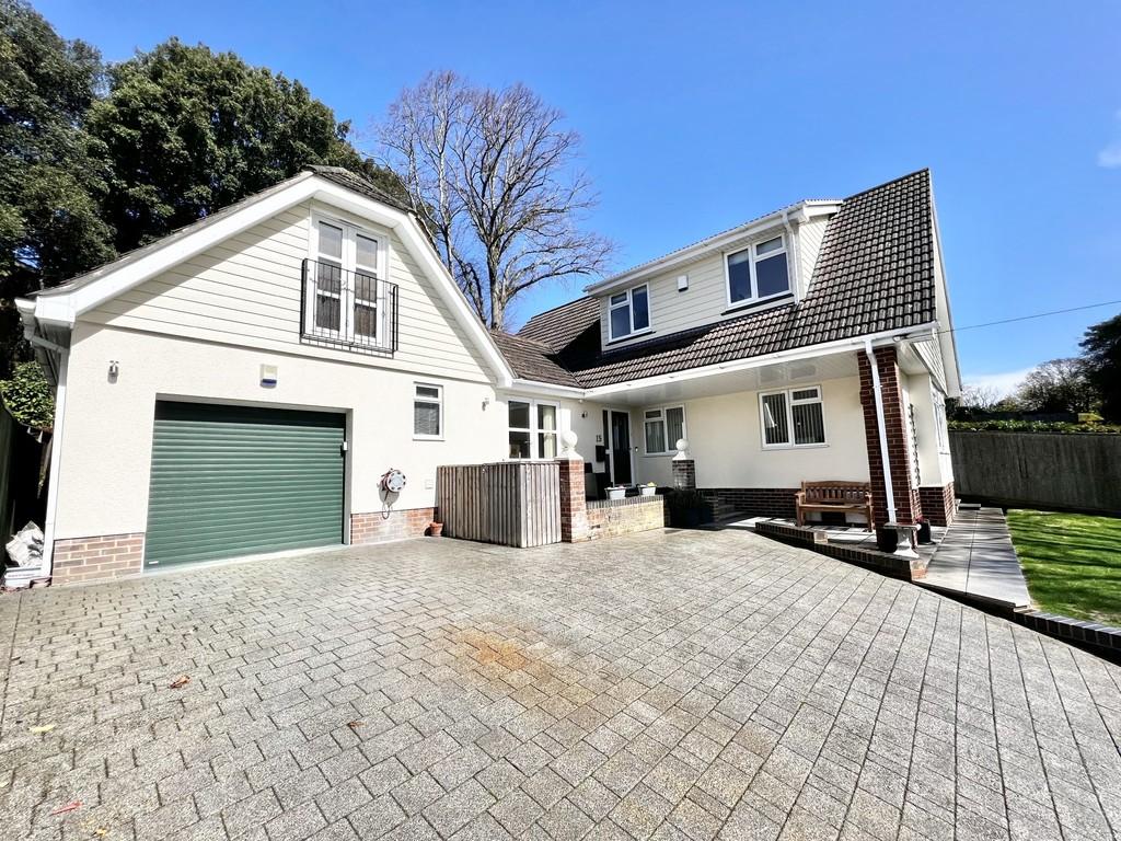 Barry Gardens, Broadstone 5 bed chalet for sale £775,000