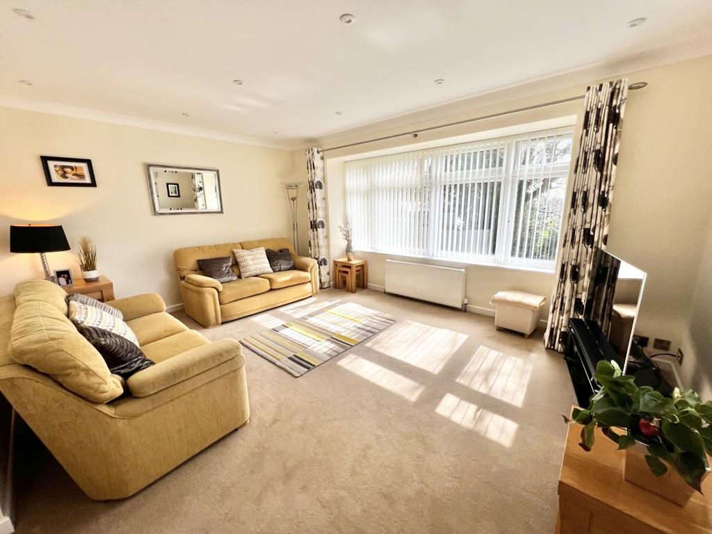 Barry Gardens, Broadstone 5 bed chalet for sale £775,000