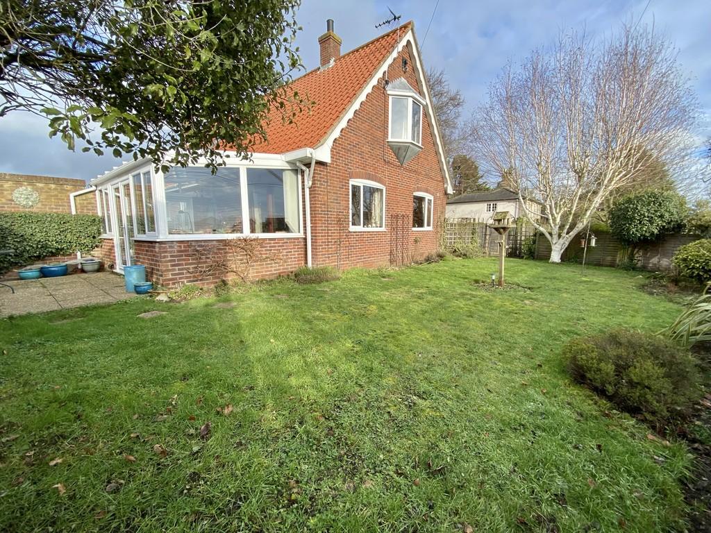 Old High Road, Roydon 4 bed detached house - £450,000