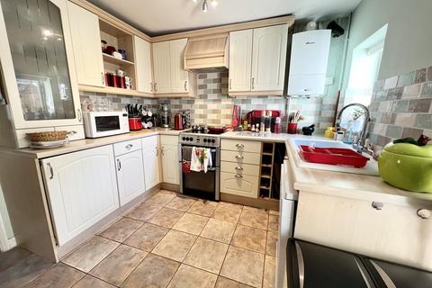4 Buckingham Road, Brackley, NN13 7EL