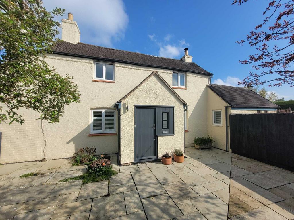 Cheltenham Road, Bredon, Tewkesbury, Gloucestershire 4 bed detached ...